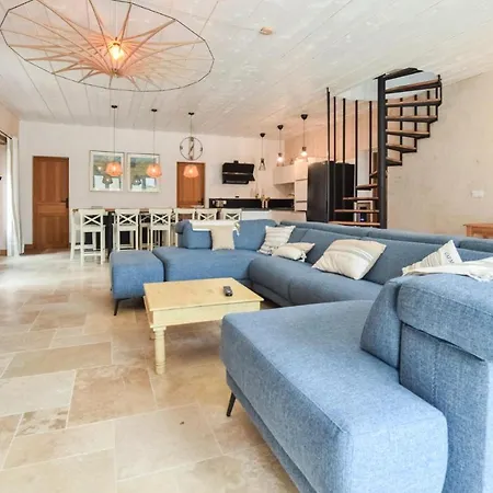 Awesome In * Saint-Vaast-la-Hougue