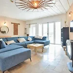 Lovely Home In Saint-Vaast-La-Hougue With Wifi בית נופש