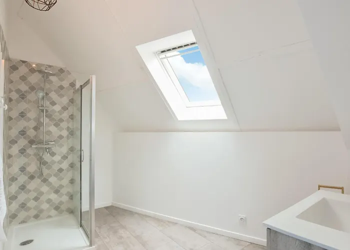 Awesome In Vakantiehuis Saint-Vaast-la-Hougue